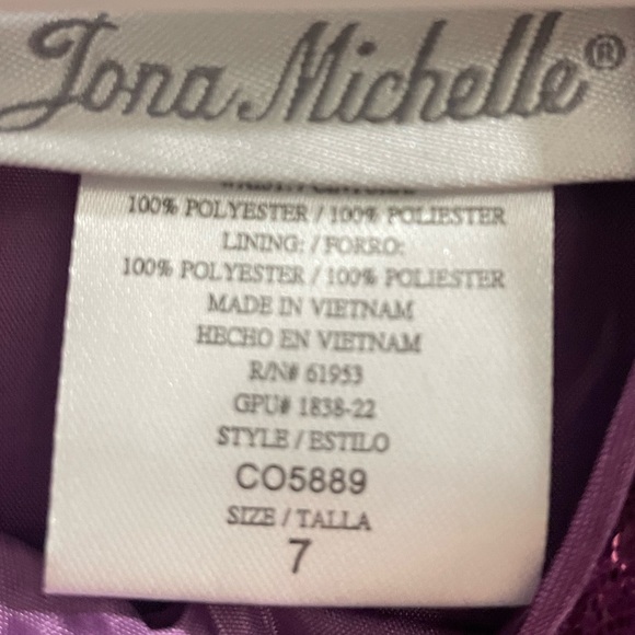 Girls Formal Dress 👗 Purple Size 7, 3 Layer Skirt for fullness, Tule & Sequins - Picture 6 of 6